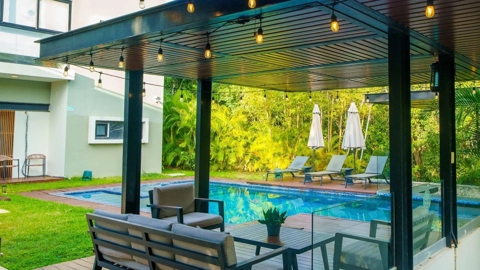 7 Bedroom Private Villa In Tulum Country Club - Private Pool - Beach Access & Golf - Fits 14 People Akumal